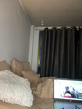 Snapshot of RachelWeisz_ chatting on February 11, 2026, 10:42 am RachelWeisz online show from February 11, 2026, 10:42 am