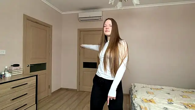 Snapshot of Milayouknow chatting on February 16, 2026, 7:26 am Milayouknow online show from February 16, 2026, 7:26 am