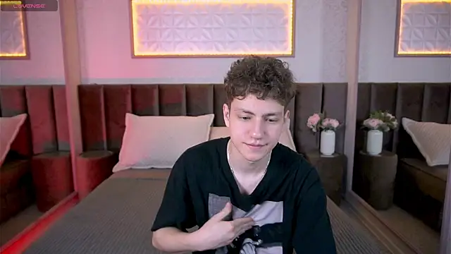 Snapshot of StefanBev chatting on February 11, 2026, 7:30 pm StefanBev online show from February 11, 2026, 7:30 pm