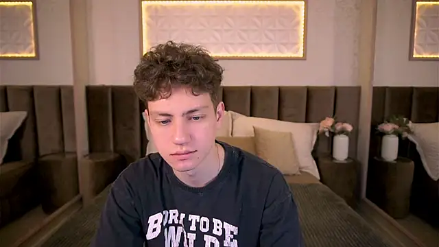 Snapshot of StefanBev chatting on February 13, 2026, 7:32 pm StefanBev online show from February 13, 2026, 7:32 pm