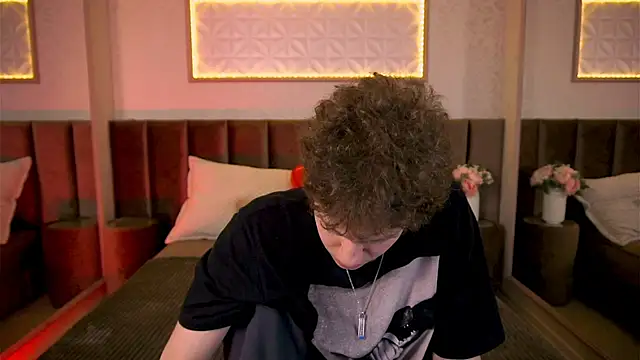 Snapshot of StefanBev chatting on February 21, 2026, 8:10 pm StefanBev online show from February 21, 2026, 8:10 pm