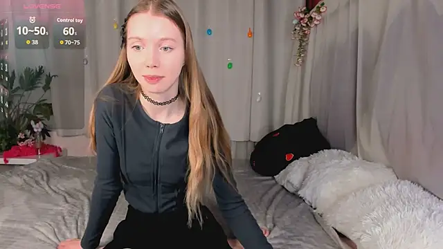 Snapshot of lada2k4 chatting on May 4, 2026, 5:47 am lada2k4 online show from May 4, 2026, 5:47 am