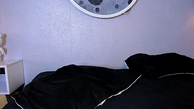 Snapshot of Kloe_skinny chatting on February 8, 2026, 12:30 pm Kloe skinny online show from February 8, 2026, 12:30 pm