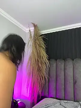 Nanda vixen  online show from April 10, 2026, 11:53 pm