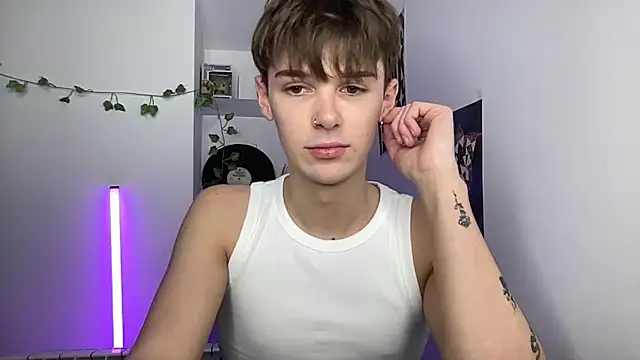 Snapshot of YourMilkyGuy chatting on April 29, 2026, 5:30 pm YourMilkyGuy online show from April 29, 2026, 5:30 pm