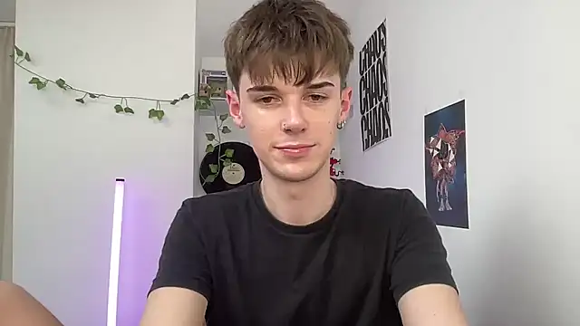 Snapshot of YourMilkyGuy chatting on May 21, 2026, 1:07 pm YourMilkyGuy online show from May 21, 2026, 1:07 pm