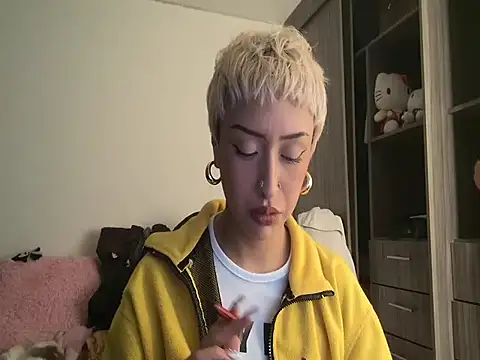  AbbyIce online show from April 28, 2026, 12:31 am