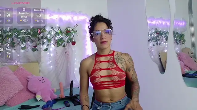 Fit valkiria online show from March 16, 2026, 7:07 pm