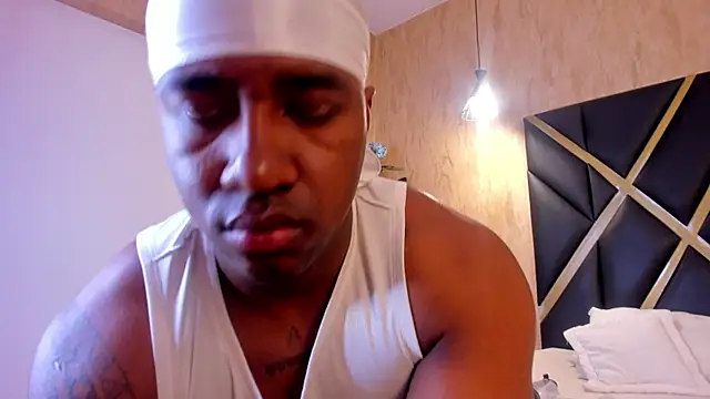 Snapshot of LuccianoDaytona chatting on February 21, 2026, 7:48 pm LuccianoDaytona online show from February 21, 2026, 7:48 pm