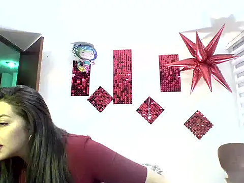 Snapshot of Pink_Cristal chatting on May 31, 2026, 2:20 am Pink Cristal online show from May 31, 2026, 2:20 am