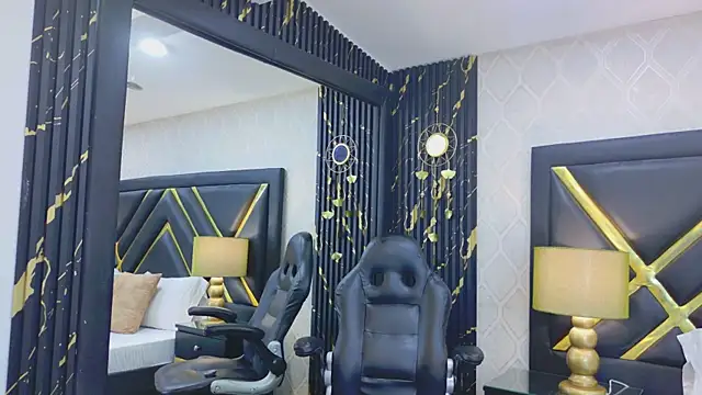 LaurenHazell online show from March 28, 2026, 3:39 am