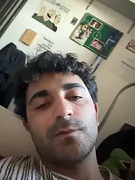 Snapshot of elia2711 chatting on February 11, 2026, 4:01 pm elia2711 online show from February 11, 2026, 4:01 pm