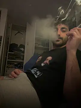 Snapshot of elia2711 chatting on February 19, 2026, 2:40 am elia2711 online show from February 19, 2026, 2:40 am