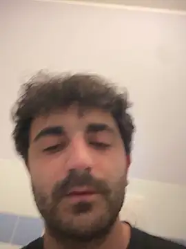 Snapshot of elia2711 chatting on February 19, 2026, 5:31 pm elia2711 online show from February 19, 2026, 5:31 pm