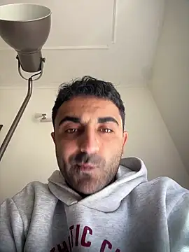 elia2711 online show from March 28, 2026, 1:00 pm