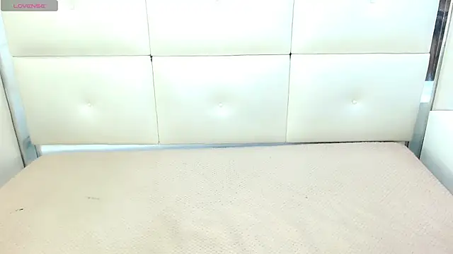 isahotx online show from February 13, 2026, 4:41 am