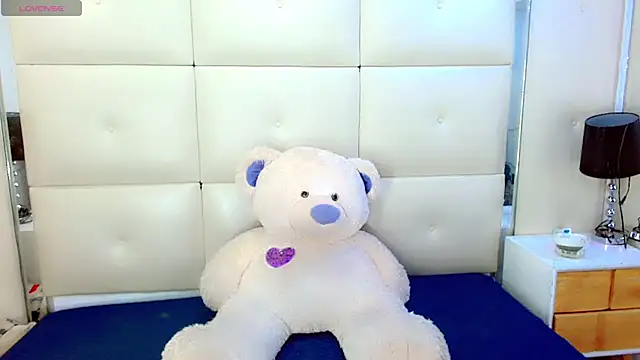 isahotx online show from February 24, 2026, 3:26 am