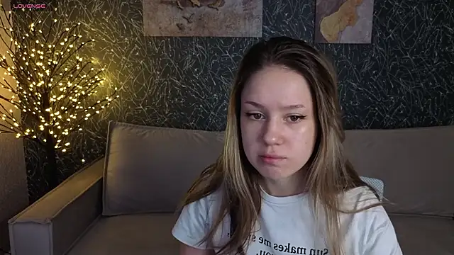 Snapshot of Mini_Allice chatting on February 17, 2026, 1:02 am Mini Allice online show from February 17, 2026, 1:02 am