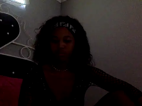 kentrella04 online show from June 9, 2026, 12:17 pm