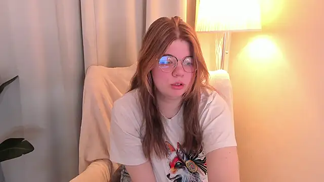 Snapshot of AminaBloom chatting on February 17, 2026, 11:18 am AminaBloom online show from February 17, 2026, 11:18 am