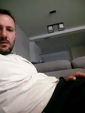 Snapshot of defaktor chatting on February 19, 2026, 8:38 pm defaktor online show from February 19, 2026, 8:38 pm