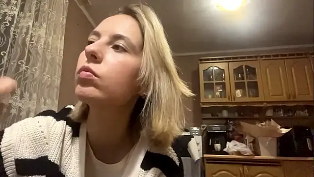 Snapshot of CharmingBlonde chatting on February 20, 2026, 6:19 pm CharmingBlonde online show from February 20, 2026, 6:19 pm