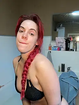 Roxysophie online show from April 1, 2026, 5:41 am