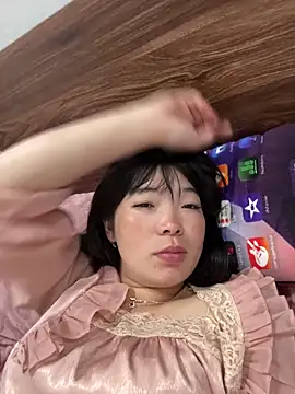 cuty lusy online show from April 16, 2026, 4:57 am