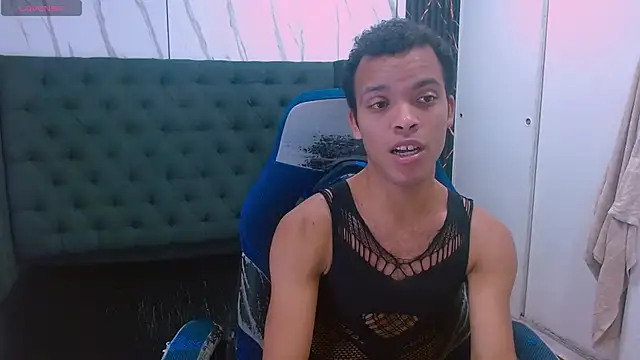 Snapshot of WilThePasive chatting on February 16, 2026, 1:18 pm WilThePasive online show from February 16, 2026, 1:18 pm