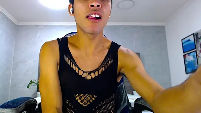 Snapshot of WilThePasive chatting on February 18, 2026, 1:40 pm WilThePasive online show from February 18, 2026, 1:40 pm