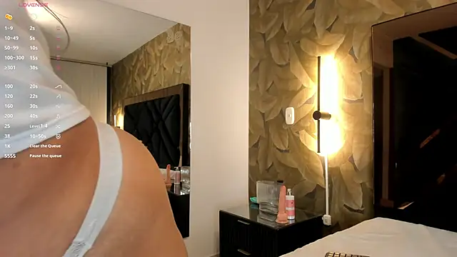 Snapshot of Alanna-Brooke chatting on February 24, 2026, 2:09 am Alanna-Brooke online show from February 24, 2026, 2:09 am