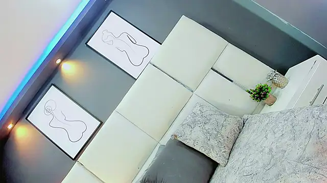 Snapshot of Daniiela_Foxx chatting on February 13, 2026, 9:00 pm Daniiela Foxx online show from February 13, 2026, 9:00 pm