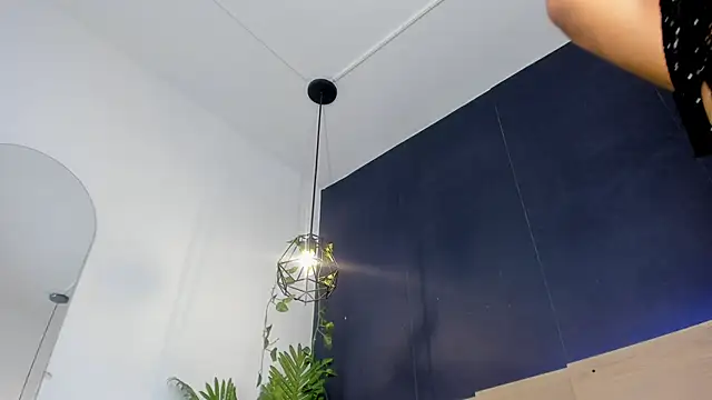 Snapshot of hermione_brown chatting on May 27, 2026, 1:57 am hermione brown online show from May 27, 2026, 1:57 am