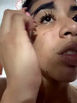 Woo isDaphne online show from March 23, 2026, 11:09 pm