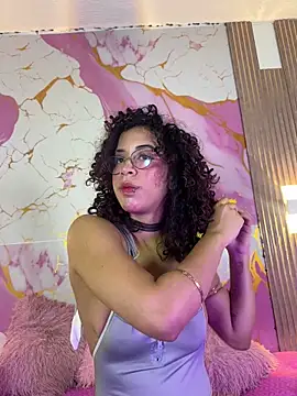 Snapshot of Woo_isDaphne chatting on May 10, 2026, 10:59 pm Woo isDaphne online show from May 10, 2026, 10:59 pm