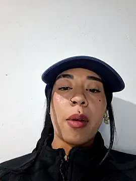 Zafira glow online show from March 5, 2026, 9:22 pm