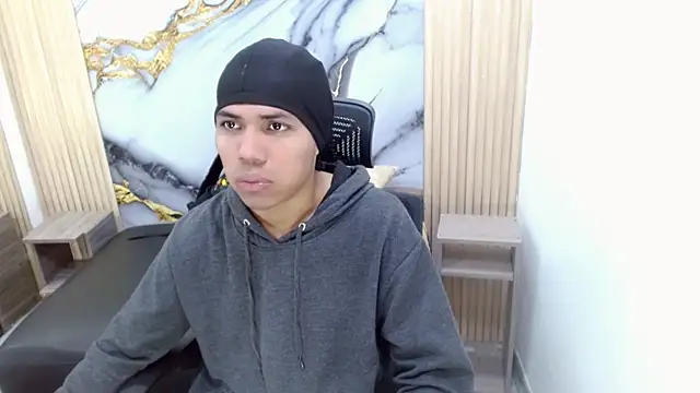 DaviidBuckx  online show from May 31, 2026, 2:09 am