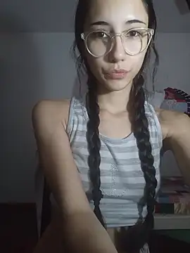 isaaabelaaa online show from March 9, 2026, 10:52 am