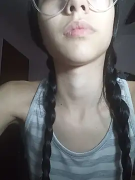 isaaabelaaa online show from March 27, 2026, 12:16 pm