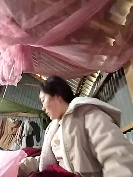 Snapshot of Yiyoongg chatting on February 9, 2026, 1:09 am Yiyoongg online show from February 9, 2026, 1:09 am