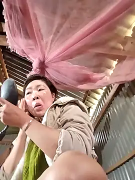 Snapshot of Yiyoongg chatting on February 27, 2026, 1:16 am Yiyoongg online show from February 27, 2026, 1:16 am