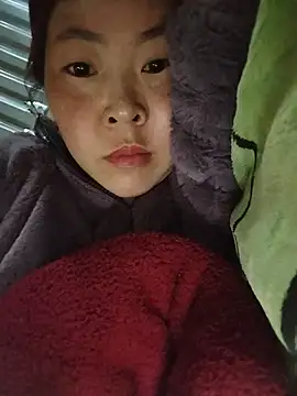 Snapshot of Yiyoongg chatting on May 26, 2026, 11:34 pm Yiyoongg online show from May 26, 2026, 11:34 pm