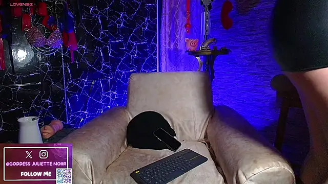GoddessJulietteNoiir online show from May 24, 2026, 11:04 am