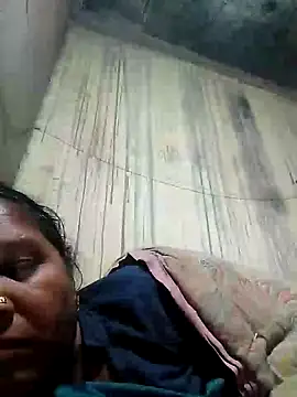 Snapshot of Loomaraj chatting on February 20, 2026, 10:32 pm Loomaraj online show from February 20, 2026, 10:32 pm