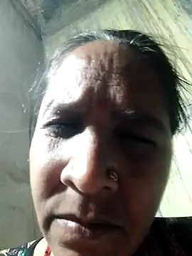 Snapshot of Loomaraj chatting on March 1, 2026, 4:09 pm Loomaraj online show from March 1, 2026, 4:09 pm