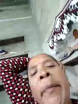 Snapshot of Loomaraj chatting on June 29, 2026, 10:48 am Loomaraj online show from June 29, 2026, 10:48 am