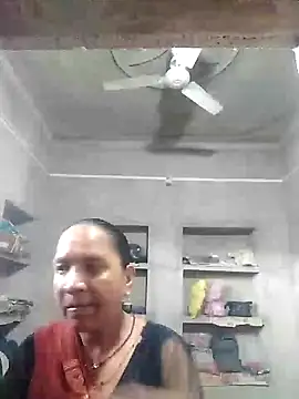 Snapshot of Loomaraj chatting on July 7, 2026, 8:29 am Loomaraj online show from July 7, 2026, 8:29 am