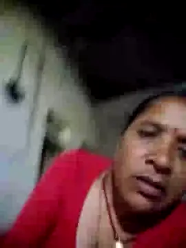 Snapshot of Loomaraj chatting on July 15, 2026, 4:34 pm Loomaraj online show from July 15, 2026, 4:34 pm