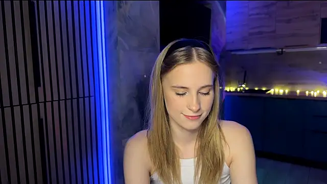 Snapshot of amily_sunray chatting on May 11, 2026, 4:15 pm amily sunray online show from May 11, 2026, 4:15 pm