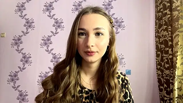 Snapshot of LacieHelaire chatting on February 24, 2026, 7:06 am LacieHelaire online show from February 24, 2026, 7:06 am